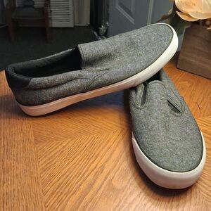 Size 9.5 Brand New Lugz Men's Slip On Dark Grey/White Shoes